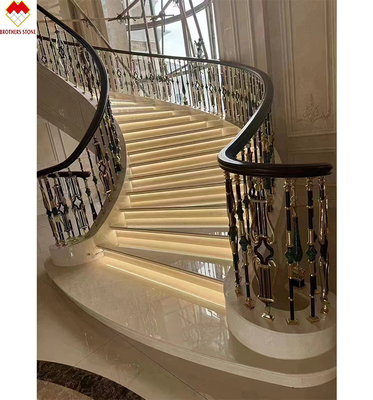 Moderno Anti-derrapante Beige Marble Waterjet degraus e pisos para villas Escada espiral
