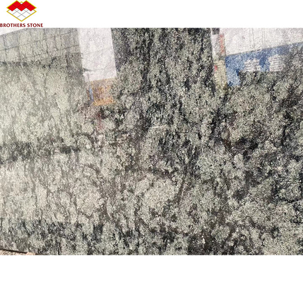 Blocos de granito em forma de pedra cortados à medida verde oliveira G612 com acabamento de superfície afiado