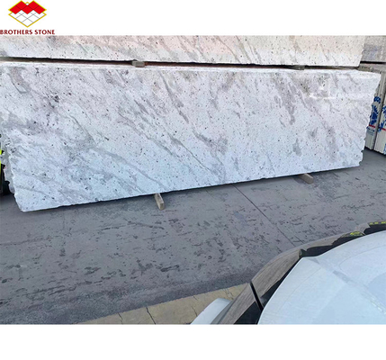 Lâmina polida de granito branco de Andrômeda para projetos residenciais