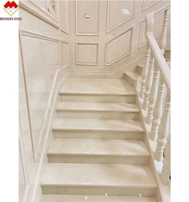 Escadas curvas antiderrapante de mármore bege para interiores