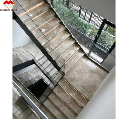 Escadaria reta de pedra natural, azulejos de escada antiderrapante de mármore cinza para interiores