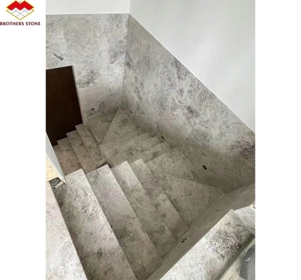 Escadaria reta de pedra natural, azulejos de escada antiderrapante de mármore cinza para interiores