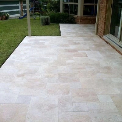 Estilo de Design Moderno Travertino Prateado Natural Pedra Marfim Chapa Deck para Piscinas