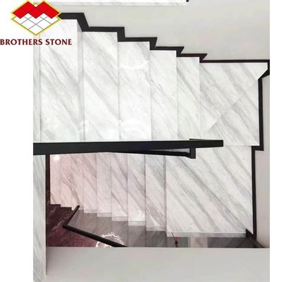 Escalinhas de pedra natural em estilo europeu moderno com azulejos polidos grandes cortados ao tamanho