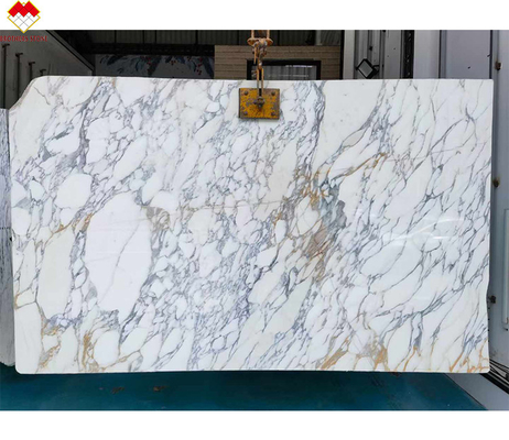 Parede e piso de design moderno de mármore branco neve de mesa com veias marrons