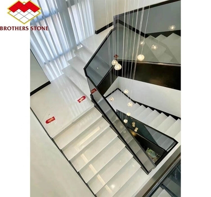 Escadaria de mármore e azulejos de saias estilo europeu moderno para design de interiores de pedra natural