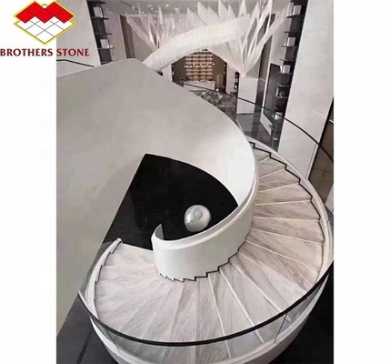 Escada de mármore interior do hotel com design curvo em espiral moderno e opção de corte ao tamanho