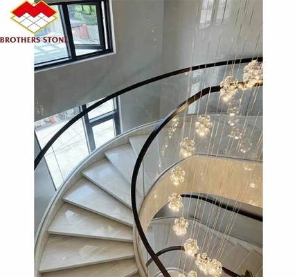 Escada de mármore interior do hotel com design curvo em espiral moderno e opção de corte ao tamanho