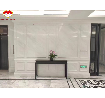 Chapa de painel de parede de pedra polida de mármore de Thassos branco para design de hotel moderno