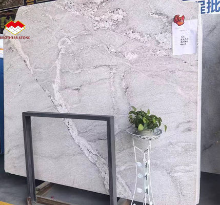 Modernas lajes de granito branco de Calacatta para escadas interiores, degraus e design de parede