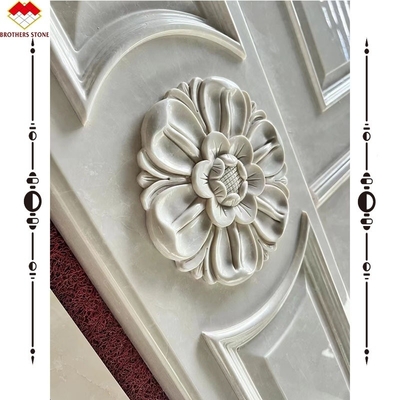 Painel de parede de mármore bege claro e coluna de escultura de mármore para exibição de fundo moderna