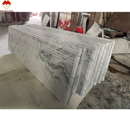 Tamanho personalizado Escalinhas de pedra de mármore branco para estilo de design moderno