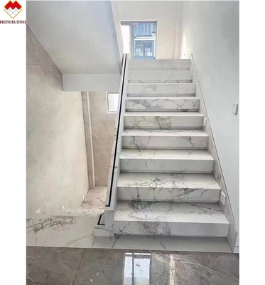 Customizado Polido ou Matte Calacatta Marmoreiro Branco Parecem Chapas de Porcelana Escalões Mohs 6-7 Dureza