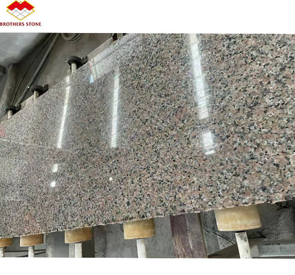2700kg/m3 Densidade de granito G636 lajes estilo de design moderno para villa gráfico rosa Porrno
