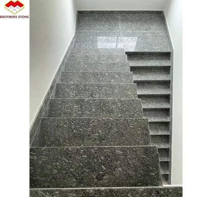 Chapa de granito preto cortada ao tamanho para escadas e edifícios no design chinês moderno