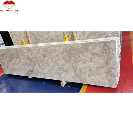 2700kg/m3 Densidade de granito Modernas lajes de granito branco indiano para projetos de design gráfico