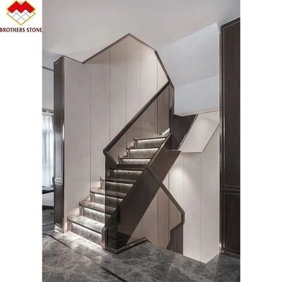 Desenho Europeu Grãos Brancos Cinzentos Escadas esculpidas em mármore Trepadores e elevadores Estilo moderno Escalões interiores decorativos de aço reto