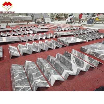 Escalinha de arco esculpida para interiores
