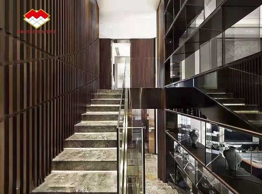 Cobertura de escada de pedra de mármore natural com tamanho personalizado e recurso antiderrapante