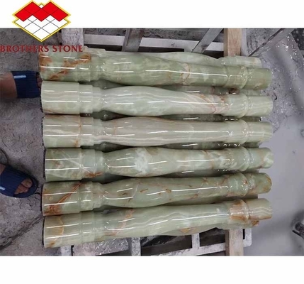 Manutenção de mármore de ônix branco e verde para escada Coluna de balaustradas polidas modernas