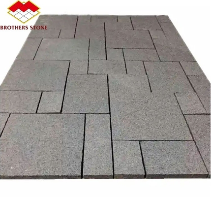 Pedras naturais de pavimentação de granito chinês cortado ao tamanho para modernos parques ao ar livre em Yunfu