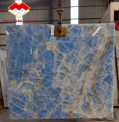 Marmoreiro azul claro jade ónix laje para customizado cortar em tamanho azulejos veias douradas