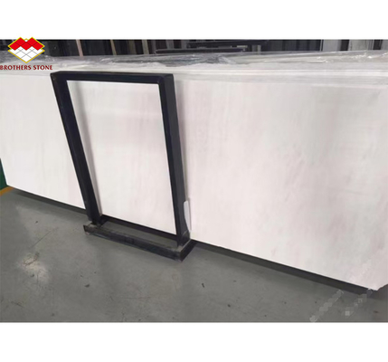 Chapa de mármore branco italiano polido de alta qualidade de mármore branco veneziano de tamanho personalizado para design de piso