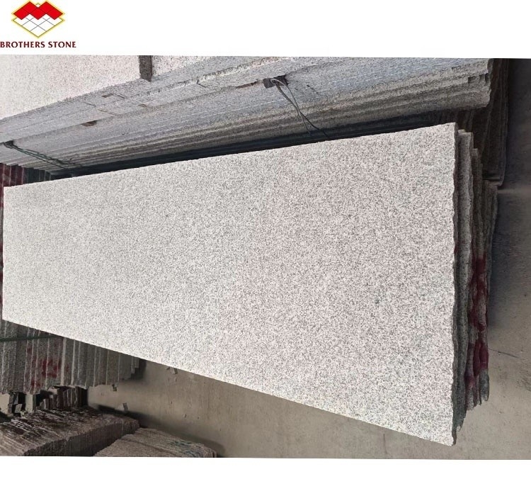 Granito chinês luxo exterior branco granito cortado para tamanho lajes de chamas para pisos escadas