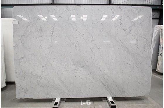 Mármore branco de Carrara do material de construção cortado ao tamanho para a decoração home
